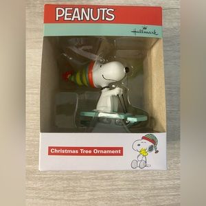 PEANUTS 2021 Hallmark SNOOPY ON SLED  Christmas Tree Ornament NEW!